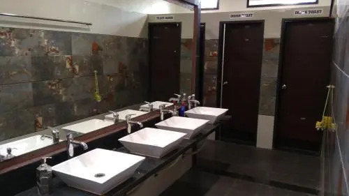 Metro Ac Dormitory