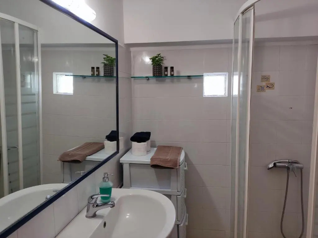 ANASSA HOME A Spacious Cretan House Next To The Sea, Family and Couple Friendly with Terrace in Makry Gialos & Ierapetra