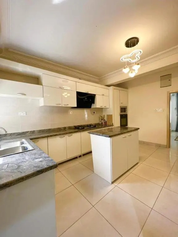 6bedroom Appartment