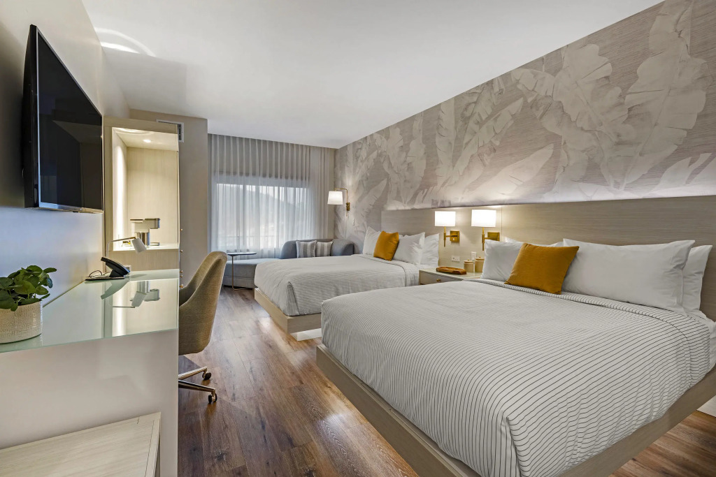 Cambria Hotel & Suites Plymouth