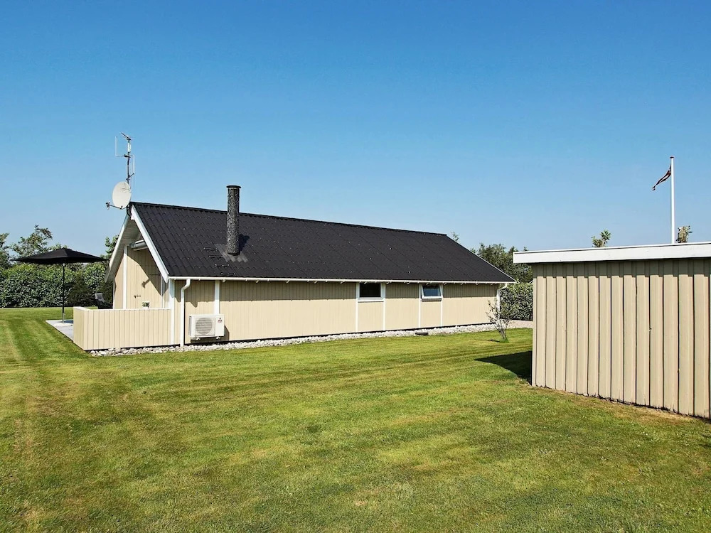 Spacious Holiday Home in Hemmet With Whirlpool