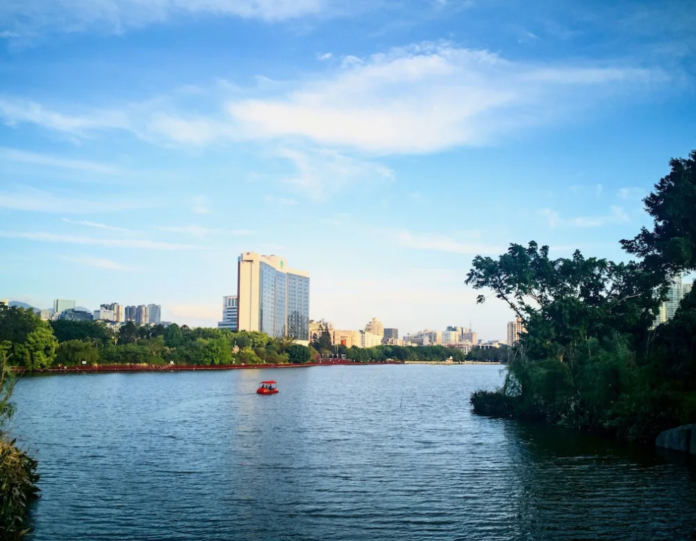 Fuzhou Lakeside Hotel