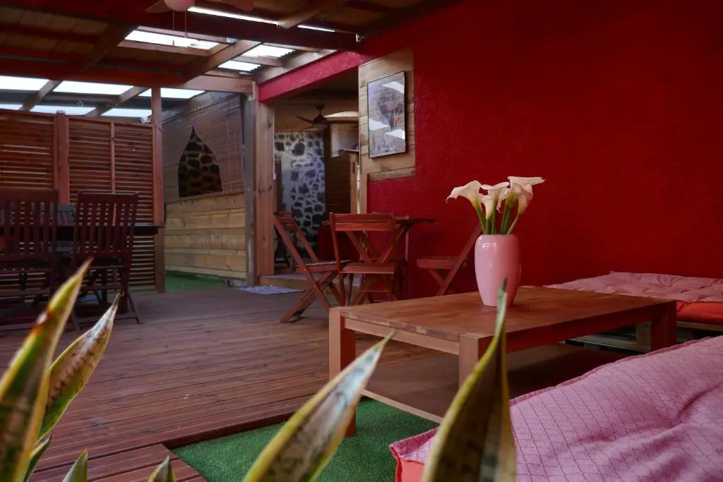 Les Baroudeurs Hostel