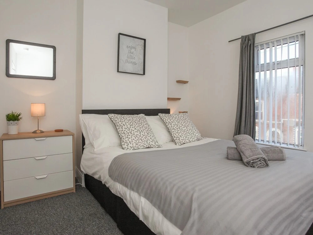 Belfast Budget Donegall Avenue 50