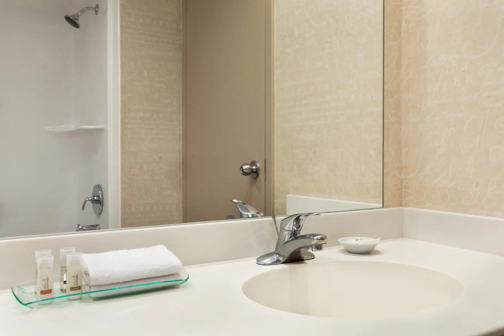 Grand Hotel & Conference Centre Calgary Airport, an Ascend Collection Hotel