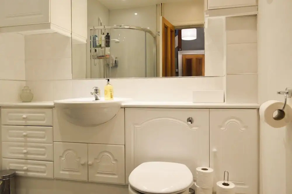 3 Bedroom Family Home With Garden
