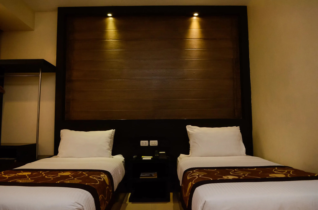 Sun City Suites