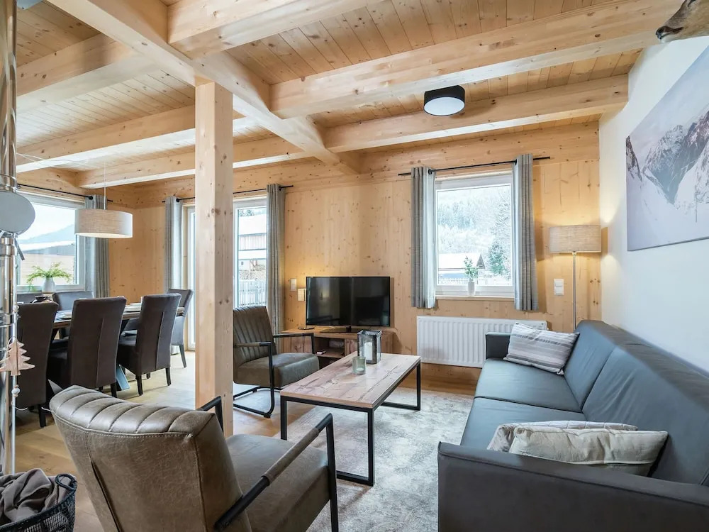 Cozy Holiday Home in Salzburg With Mountain View