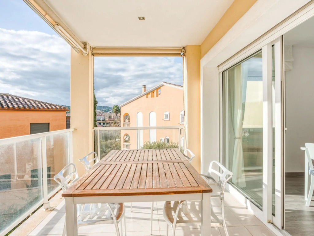 Nice apartment in S'Agaró with pool