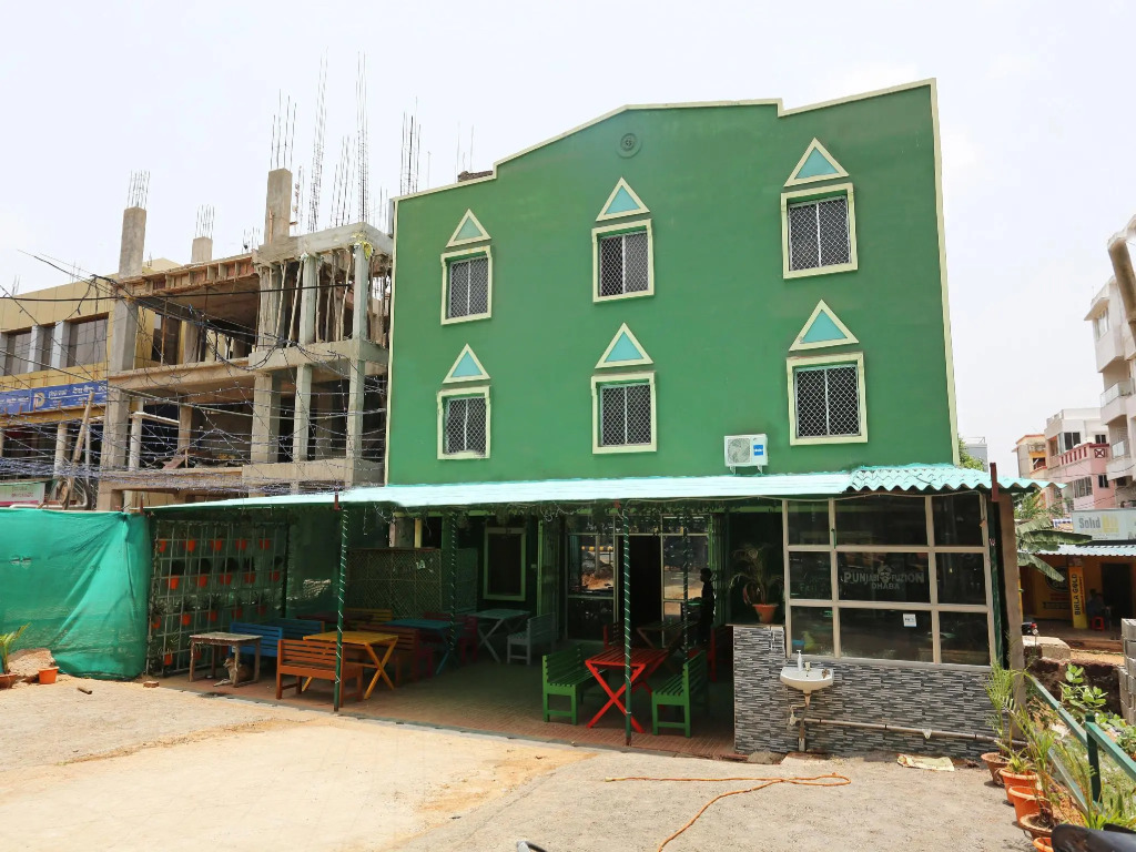 OYO 13624 Kapoors Plaza Guest House