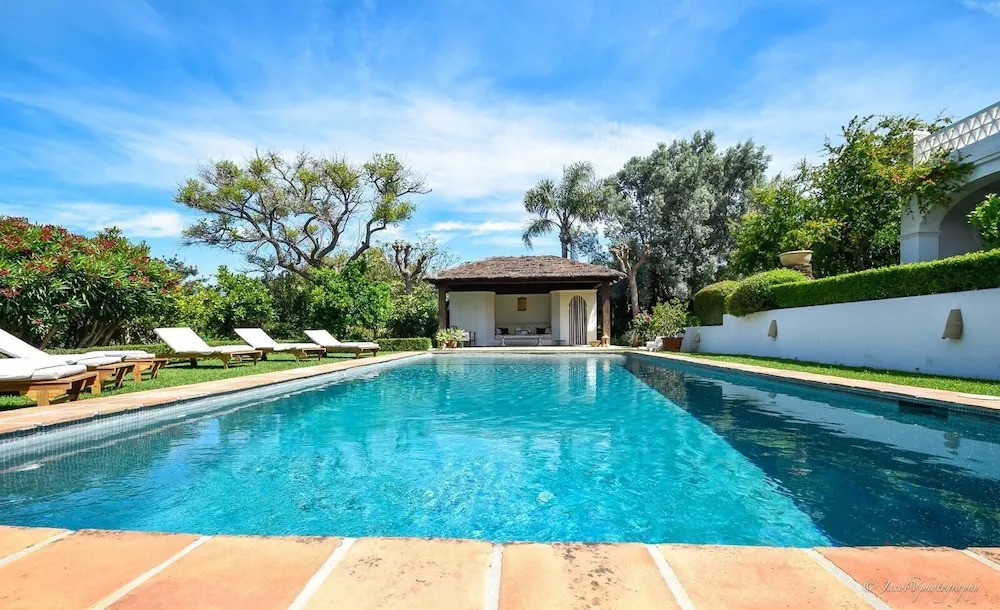 A Real Oasis In Colonial Style Villa