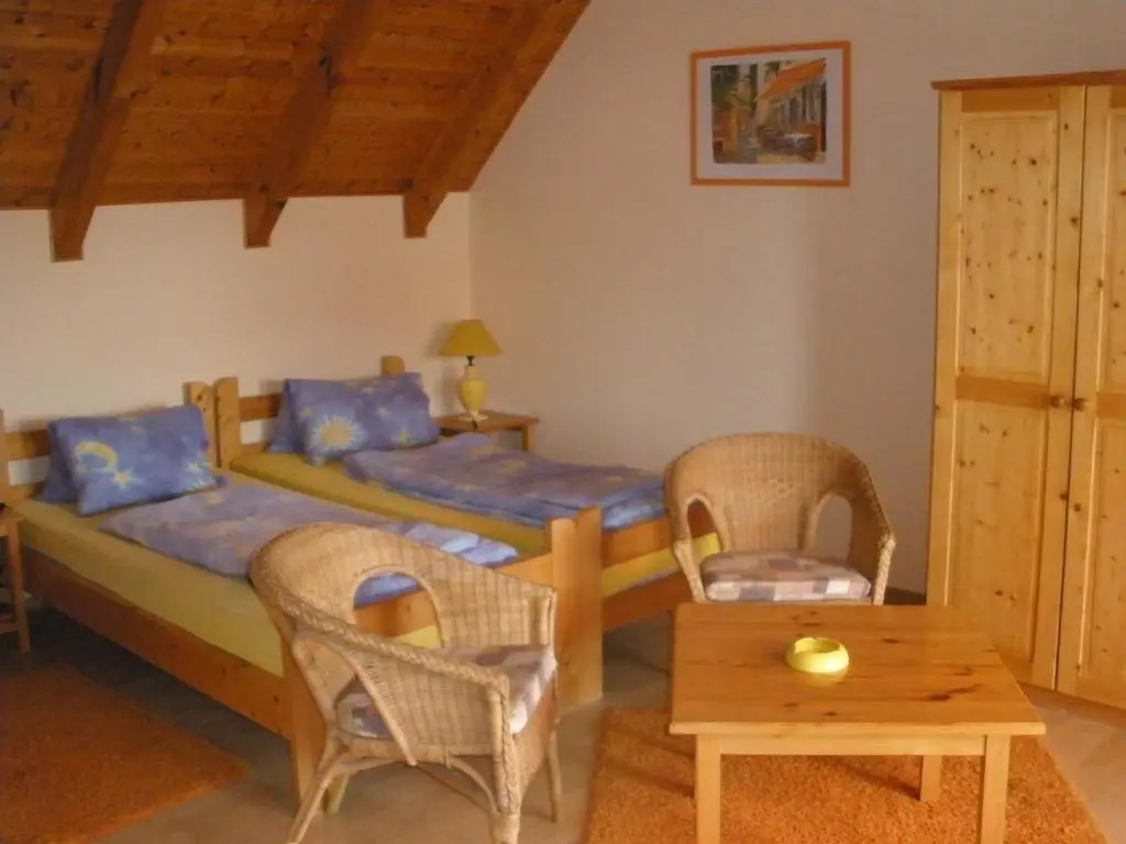 Emilia Apartmanház