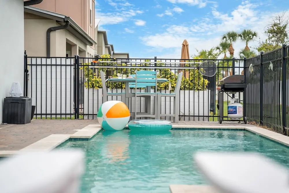 435 Strand Dr