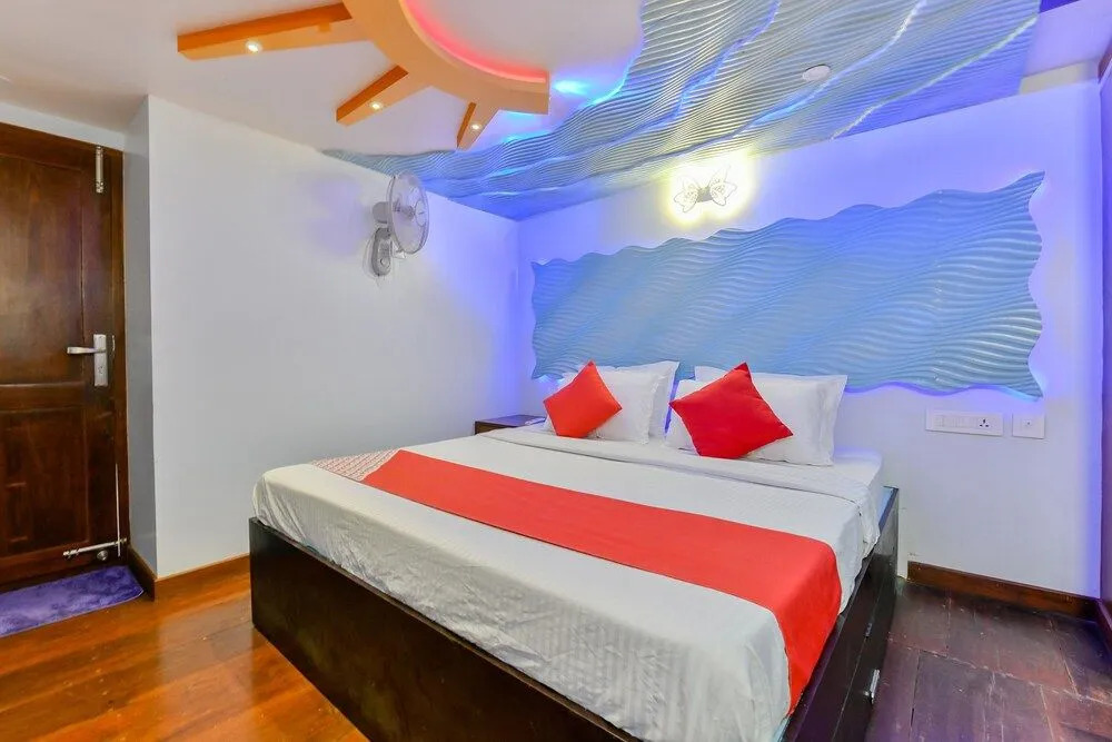 OYO 22759 Houseboat Luxury Smart Gold 6 BHK