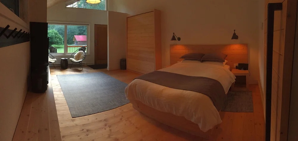 Tweedsmuir Park Lodge