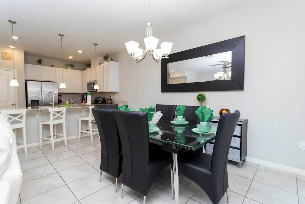 Four Bedrooms Townhome Close to Disney 5162a