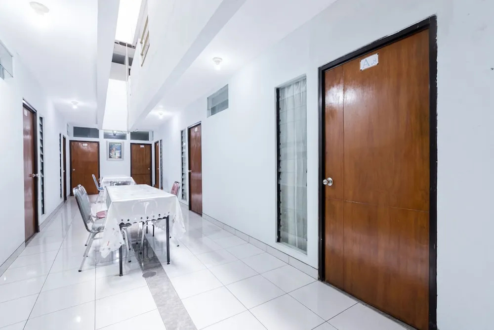 Cemara Gading by OYO Rooms