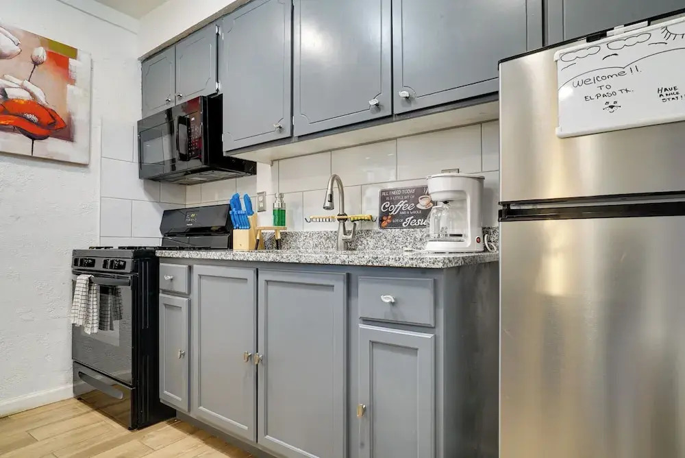 4 Mi to Dtwn El Paso: Pet-friendly Apartment!