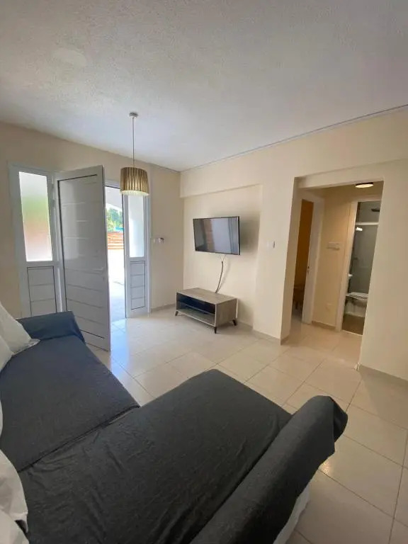 Mari House-close to the beach