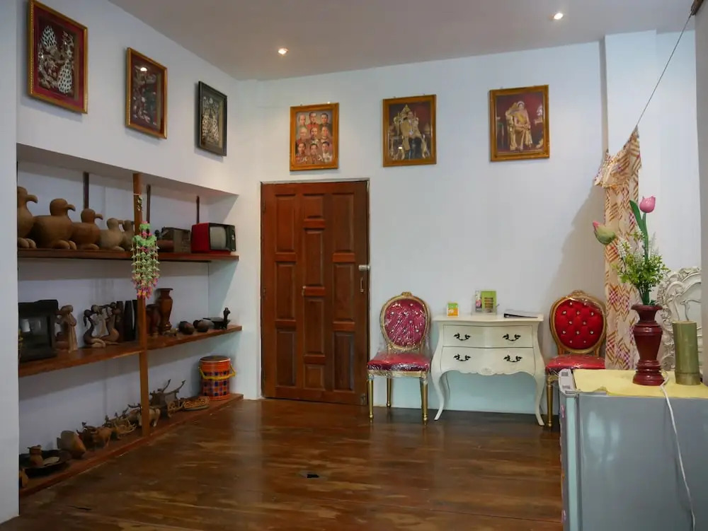 Chalong Homestay