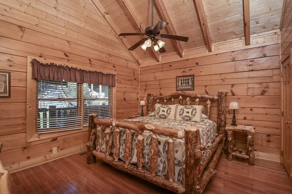 Hillside Retreat by Heritage Cabin Rentals