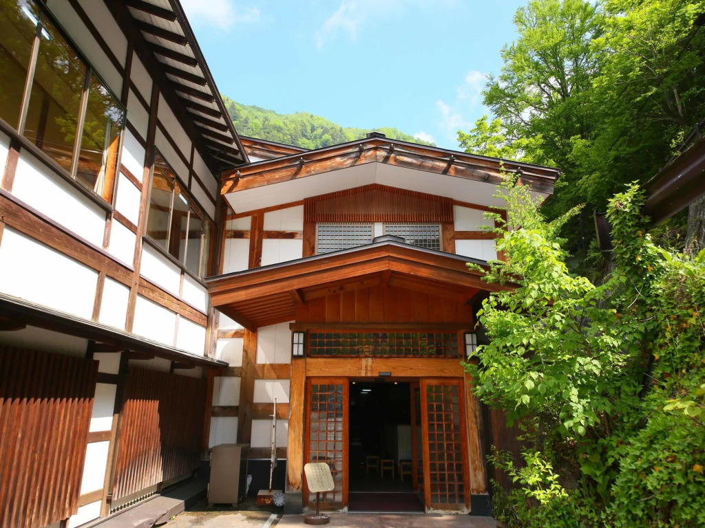 Shirahone Onsen Tsuruya Ryokan