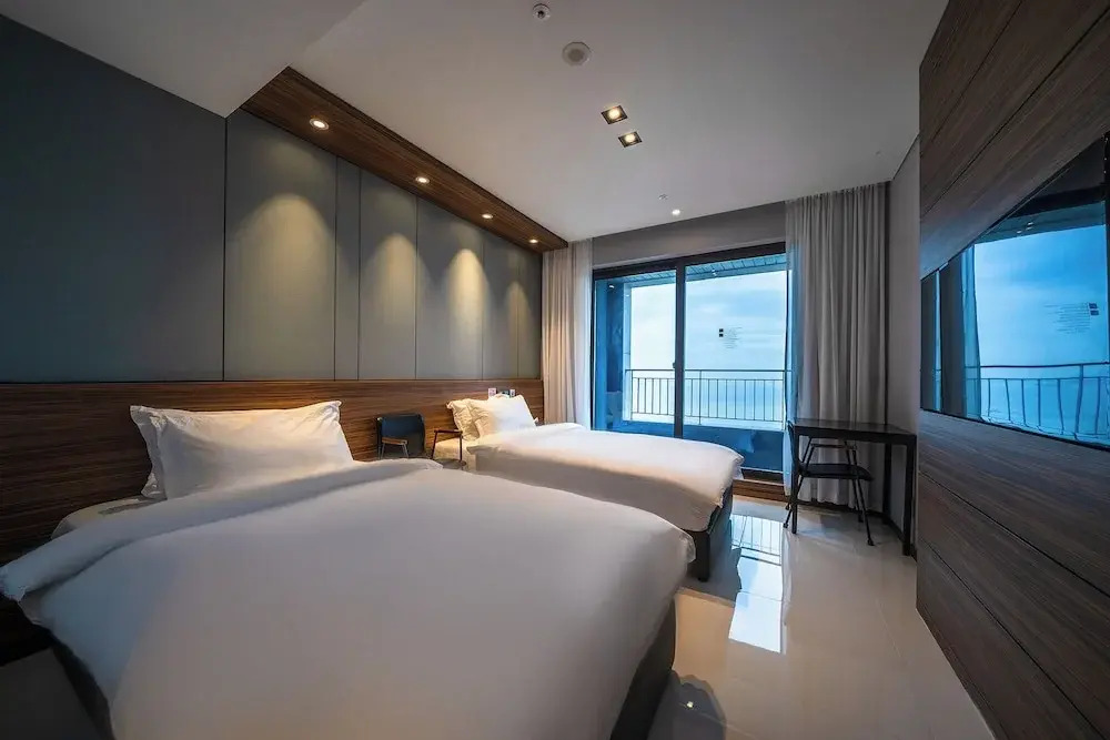 sky & sea hotel