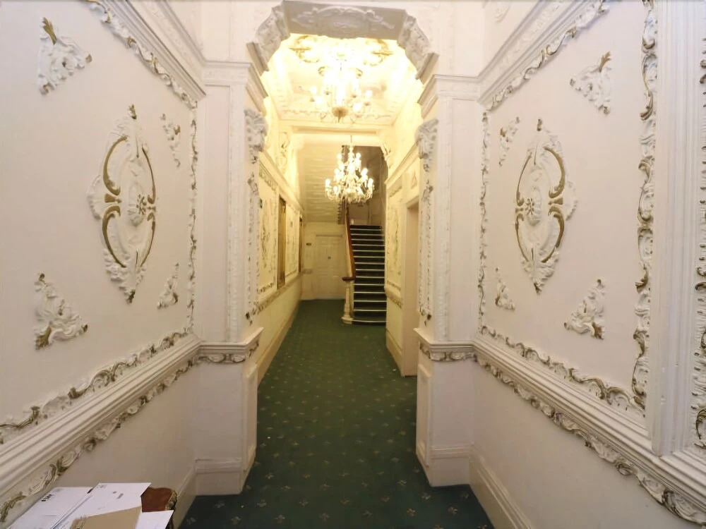 HFS Studio Next To Hydepark L17