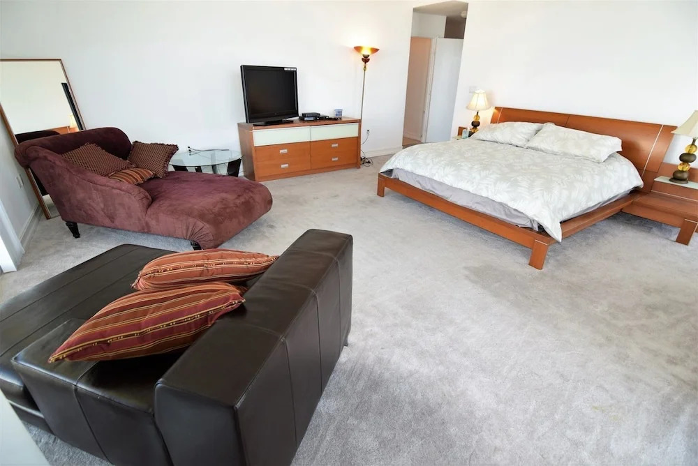 Amazing 4 Bedrooms, 5 Bath + Den Penthouse At La Perla