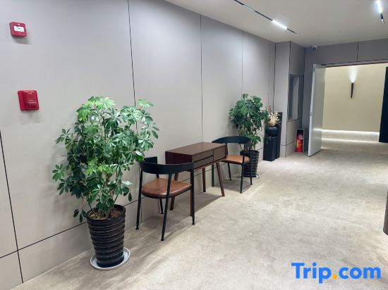 Ruili Yijing Homestay (Nongmo Lake Park)