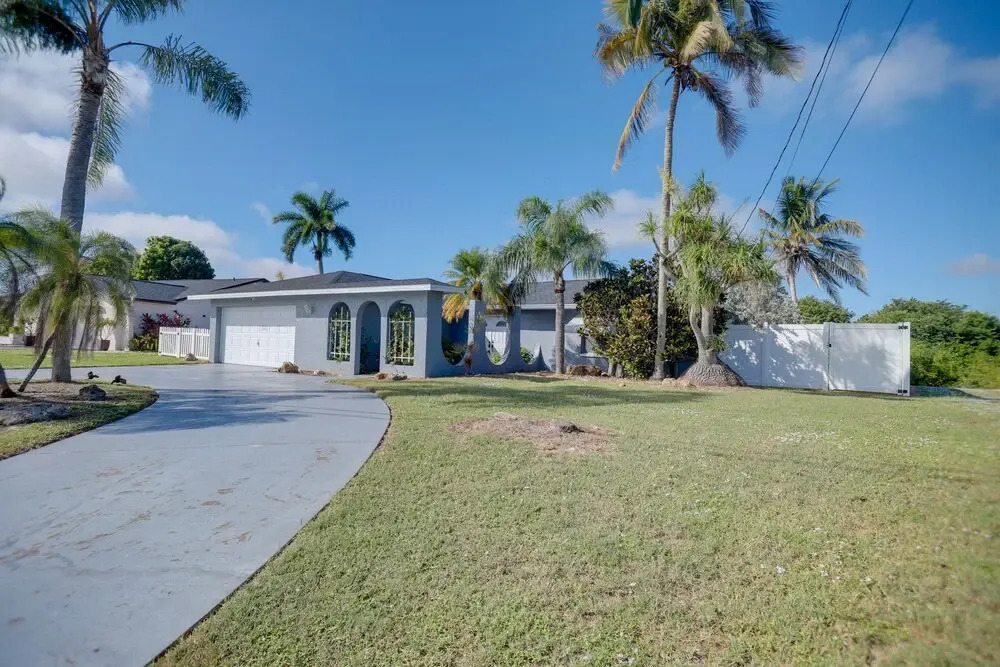 Canal Access & Private Pool: Cape Coral Oasis!