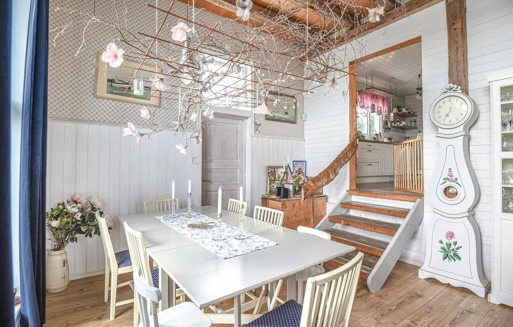 Beautiful Home in Vara With 4 Bedrooms and Wifi