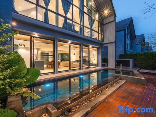 Villa Chuly - 3 BR Luxurious Pool villa in Phuket