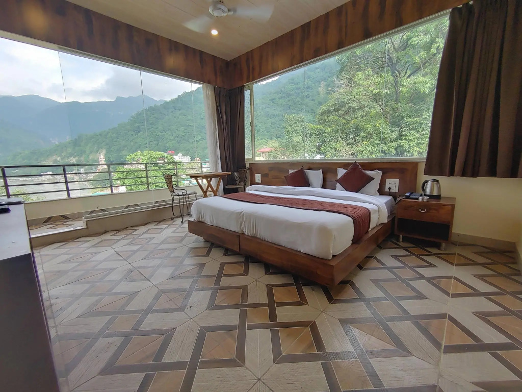 Zostel Rishikesh, Laxman Jhula