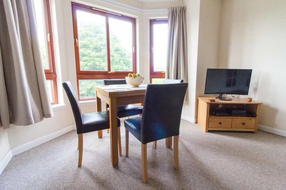 Beautiful and Spacious 2 Bedroom Apartment