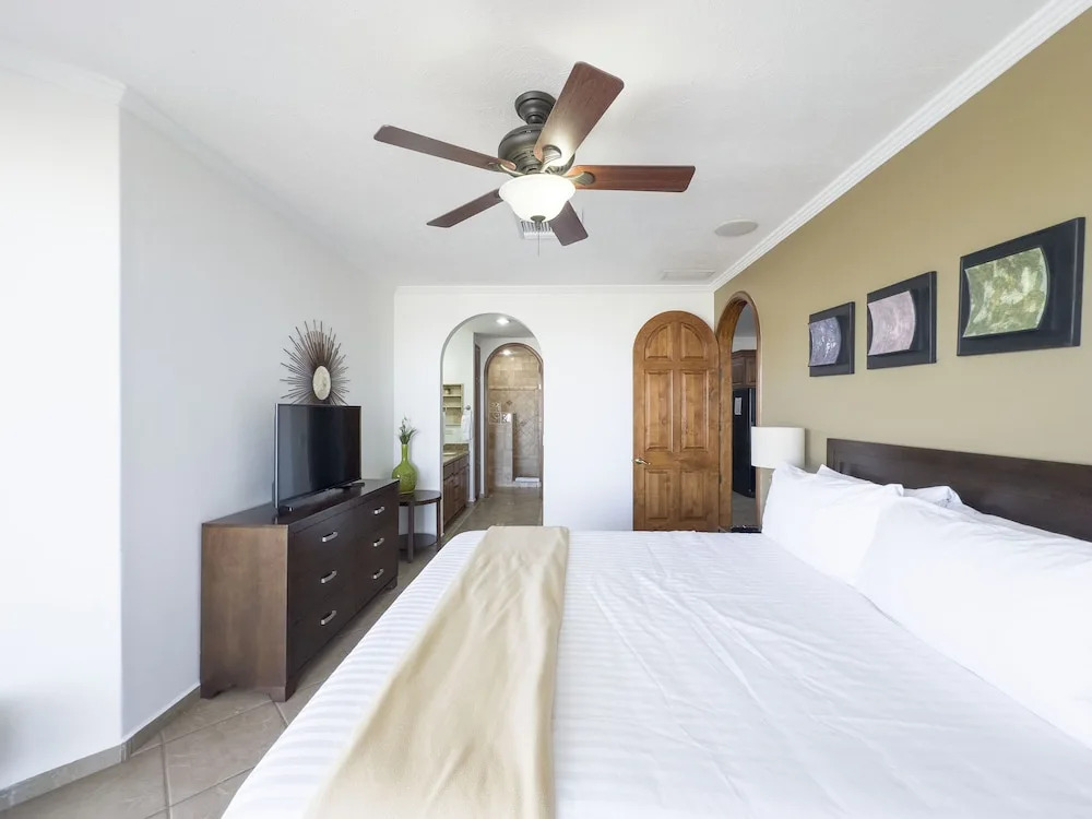 Casa Blanca Golf Villas