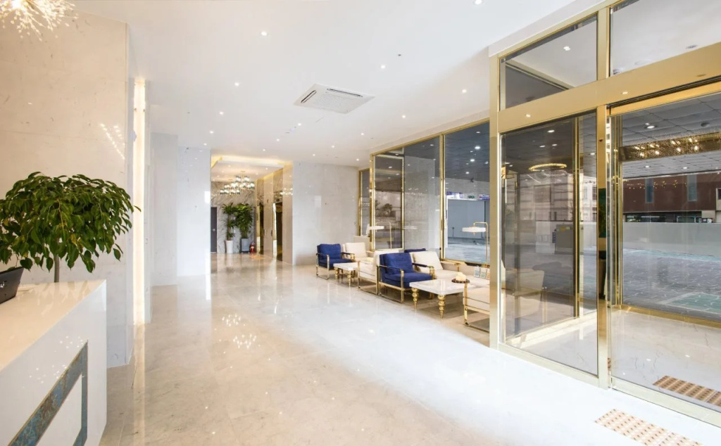 Baymond Hotel