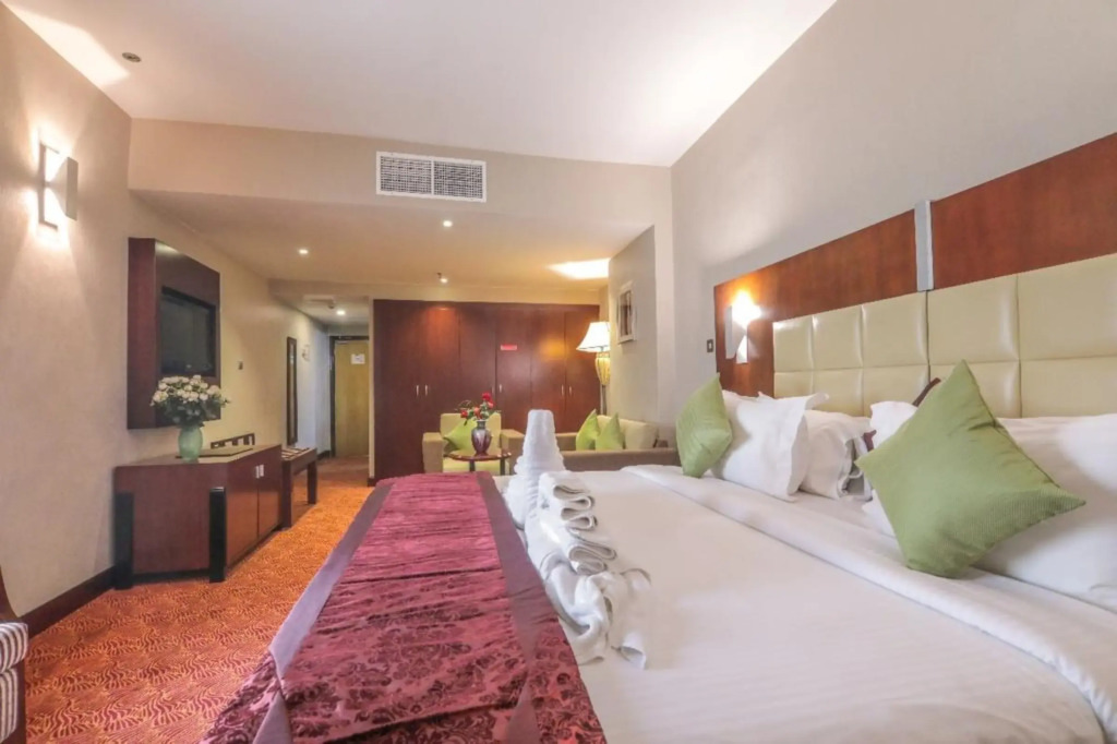 9 Hotel