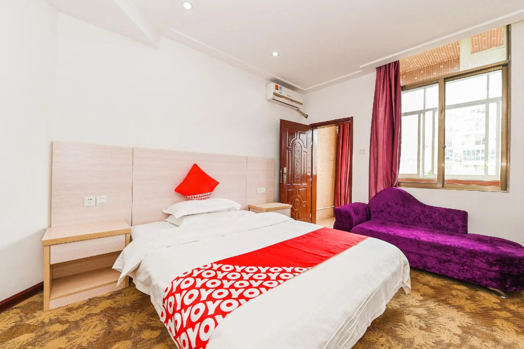OYO Qinzhou Galaxy Holiday Hotel (Wanguo Commercial Plaza)