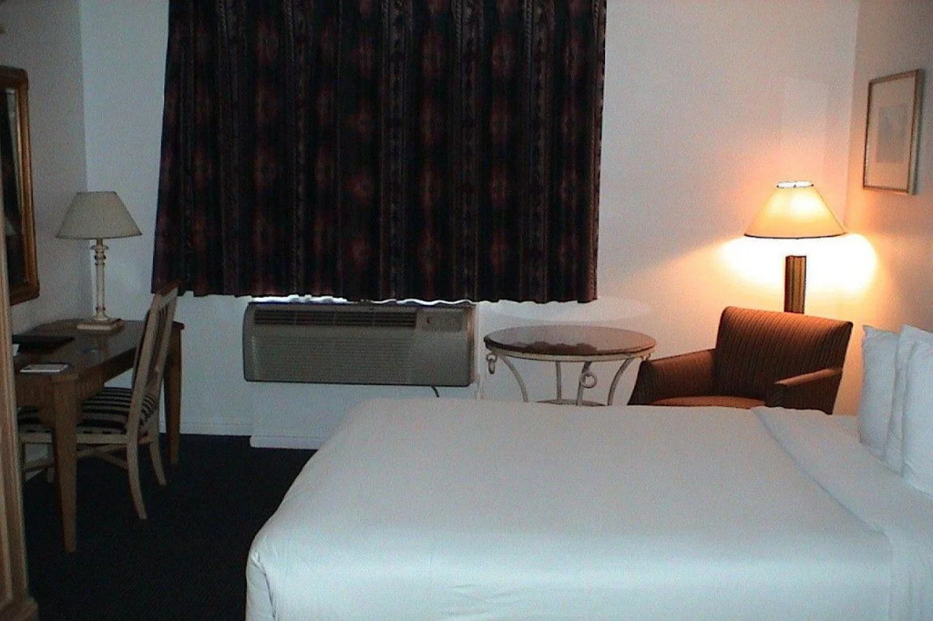 Airport Inn Hotel