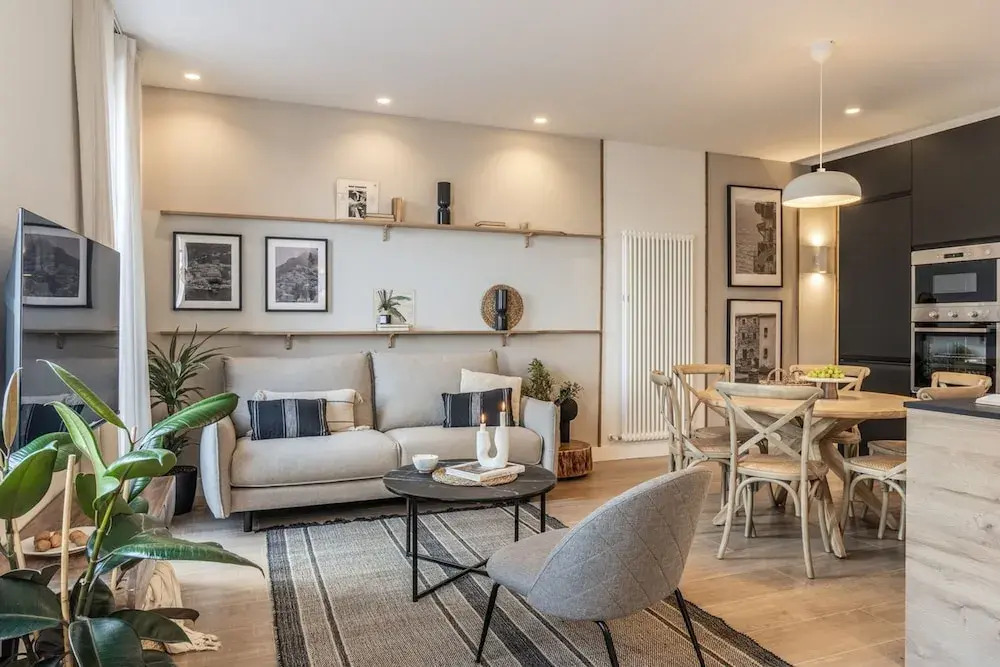 Trentola - 3 Bedroom in Malasa a
