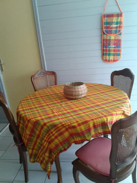 Maison de 2 chambres avec jardin clos et wifi a Le Moule a 2 km de la plage