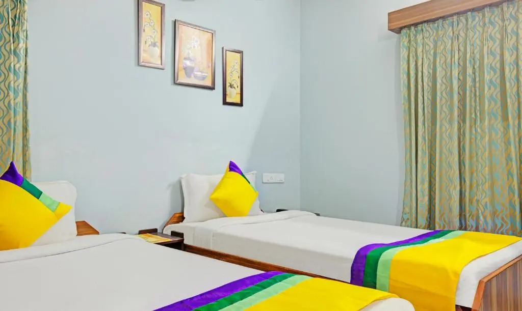Itsy Hotels Sidhartha Residency