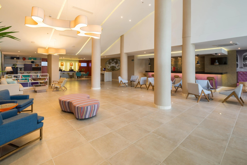 Courtyard by Marriott Santa Marta Resort