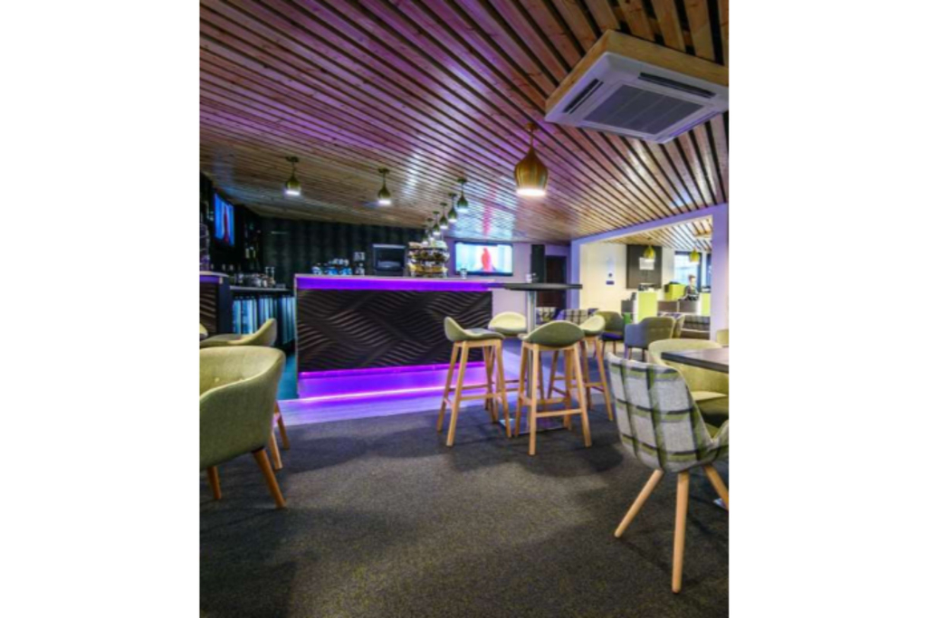 Отель Travelodge Liverpool Central Queens Dock and Arena