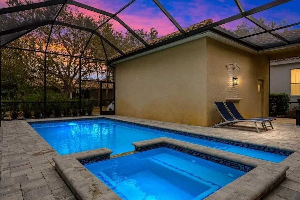 Beautiful 5 Bed Pool Home In Reunion 5 Bedroom Home by RedAwning
