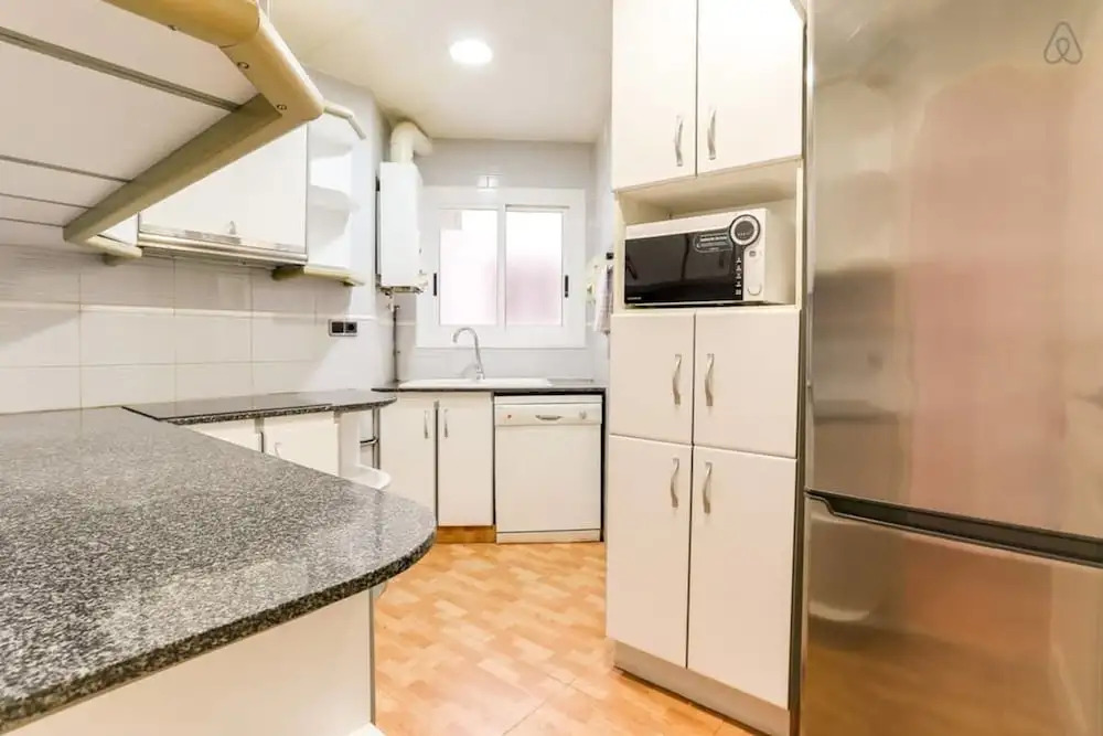 Luminous 2 Bedroom Next to Sagrada Familia