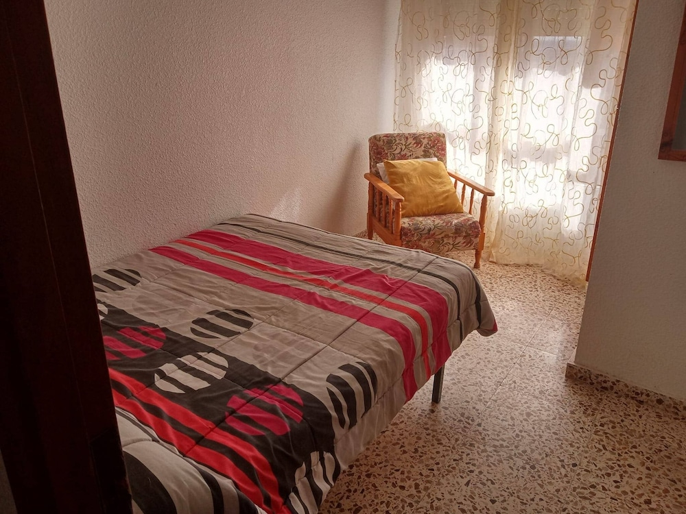 Tipical Spanish Appartment Near the Beach, top Floor