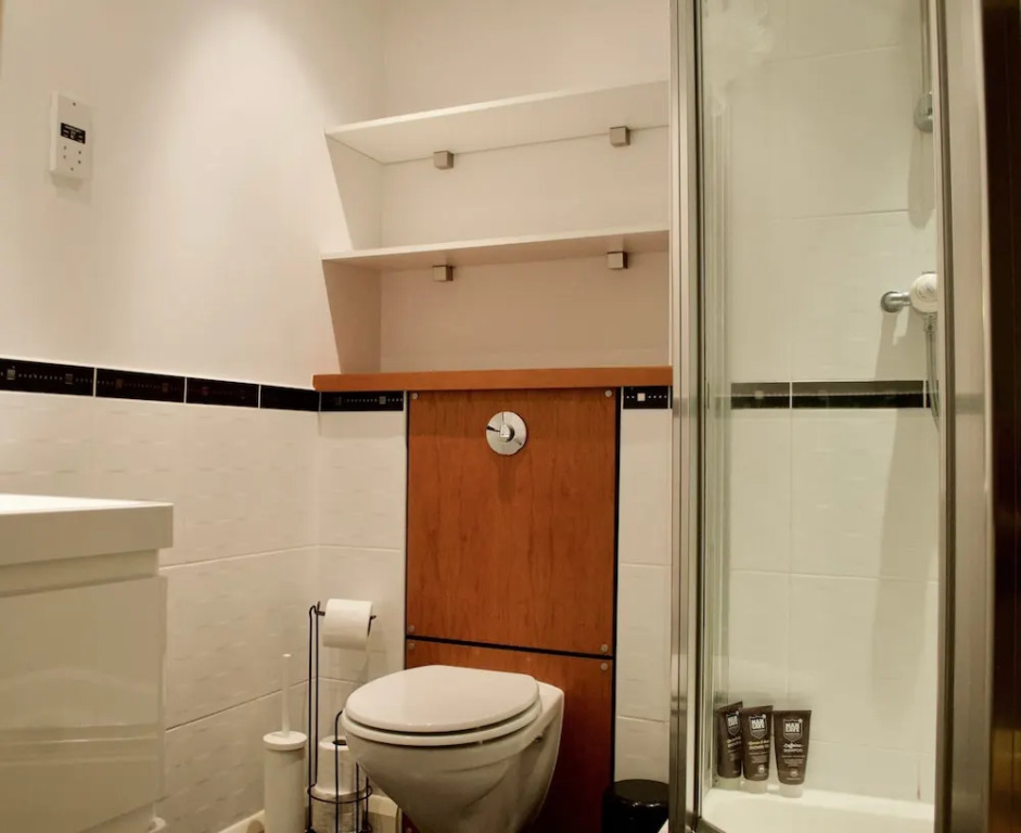 2 Bedroom Modern Apartment At The Shore