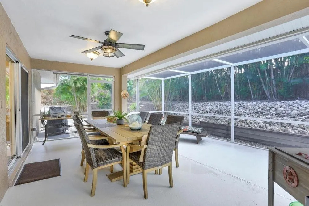 Quiet Inland Home With Pool, two Queen Beds and Grill